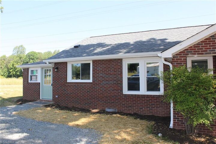 Property Photo:  6337 US Highway 21  NC 28642 
