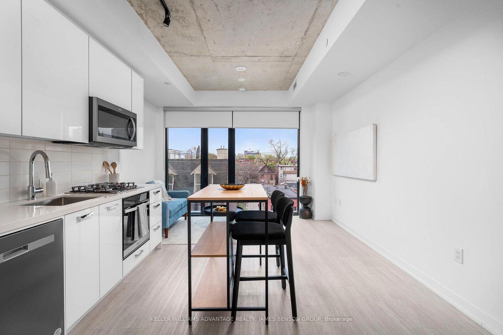 Property Photo: 195 McCaul Street 301 ON M5T 1W6