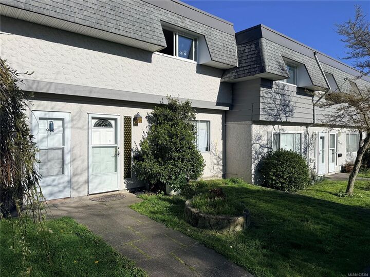 Property Photo: 976 Market St BC V8T 2E9