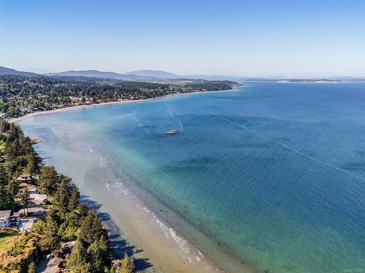 Property Photo:  4771 Cordova Bay Rd 1  BC V8Y 2J7 