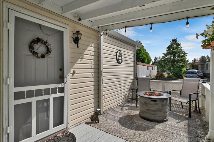 Property Photo:  951 Homewood Rd 82  BC V9W 3N7 
