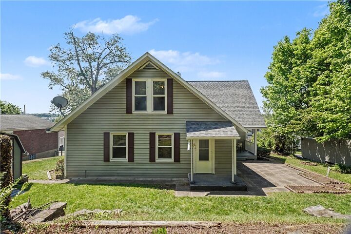 Property Photo:  957 Orchard Avenue  PA 15601 