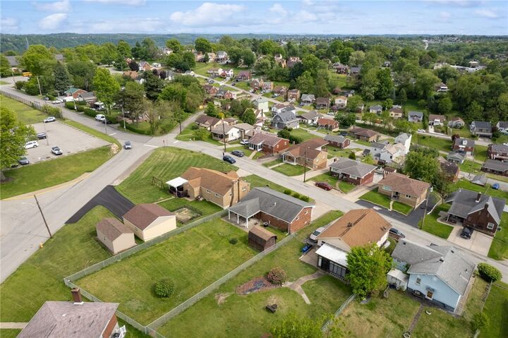 Property Photo:  707 Glencairn St  PA 15122 