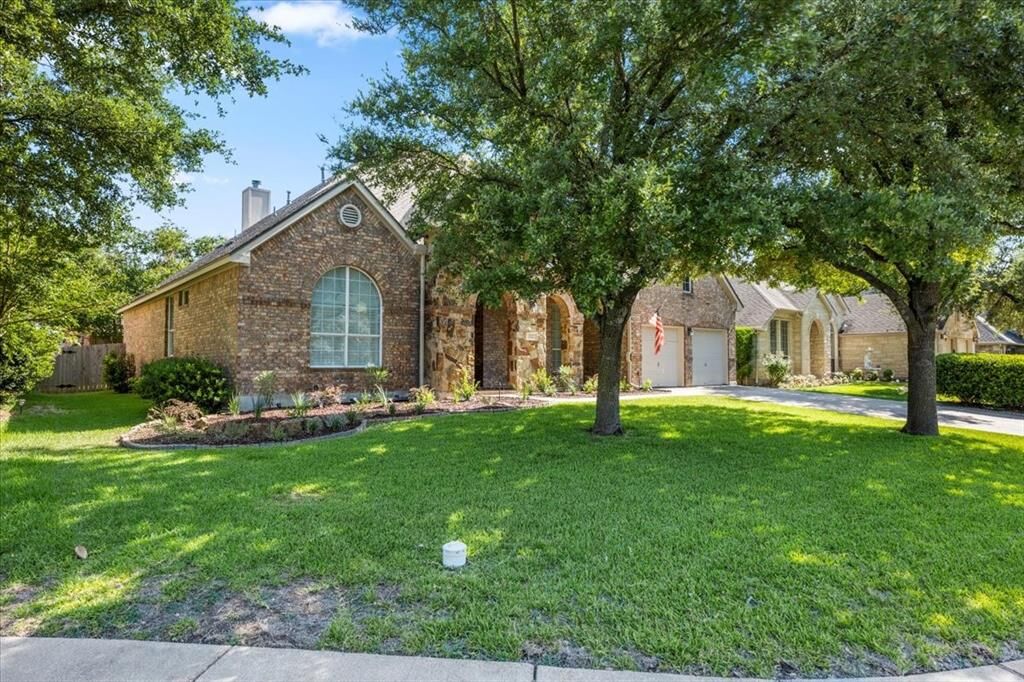Property Photo:  2127 Clear Lake Place  TX 78665 