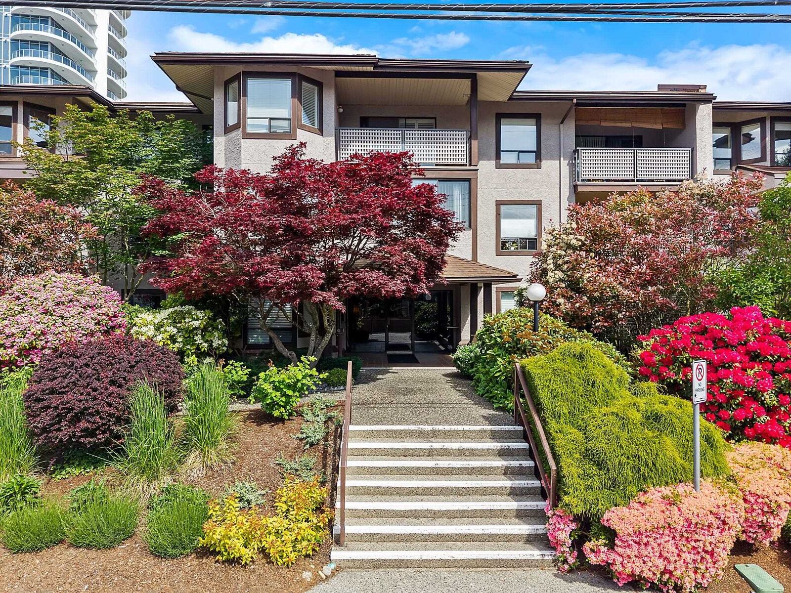 Property Photo:  1460 Martin Street 105  BC V4B 3W7 
