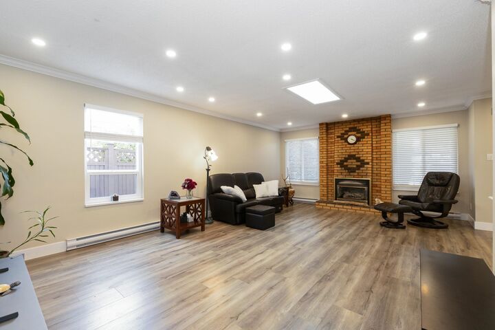 Property Photo: 9683 155B Street BC V3R 7N9