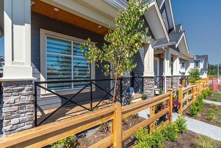7422 196 Street — photo 1