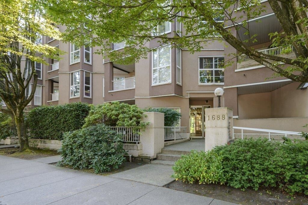 Property Photo: 1688 E 8th Avenue 201 BC V5N 1T5