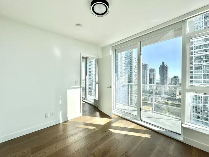 Property Photo: 6000 McKay Avenue 2602 BC V5H 0K2