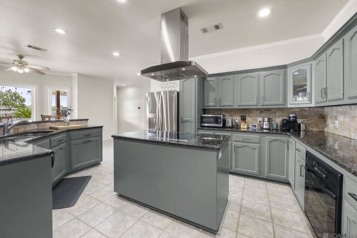 Property Photo: 23475 Kirtley Dr LA 70764