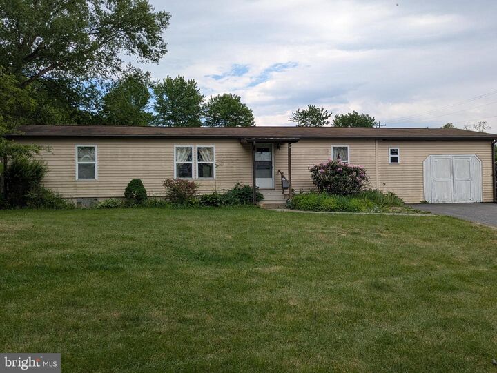 Property Photo:  4 Kansas Road  PA 17040 