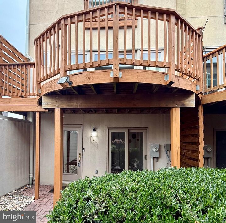Property Photo:  100 Pilgrim Landing  MD 21230 