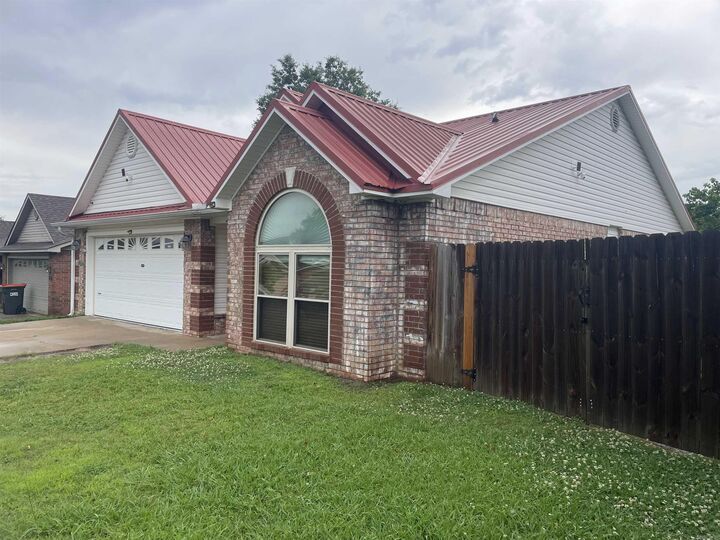 Property Photo:  3913 Kingsberry Drive  AR 72956 