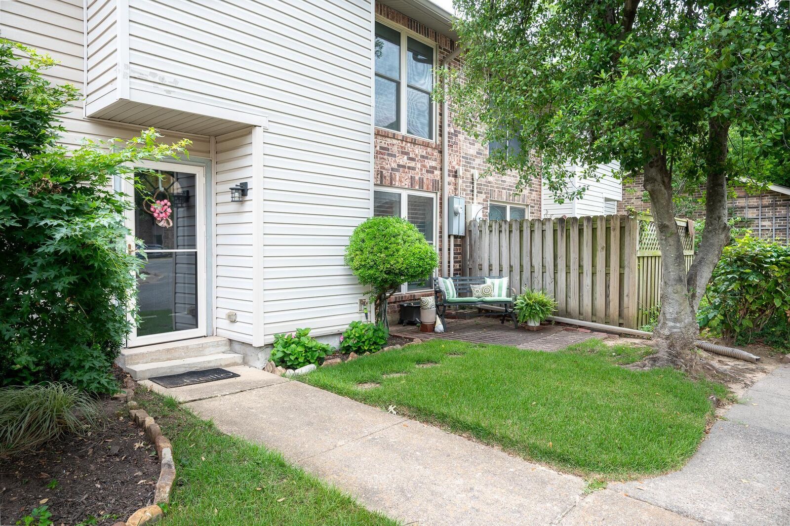 Property Photo: 32 Hampshire Circle AR 72212