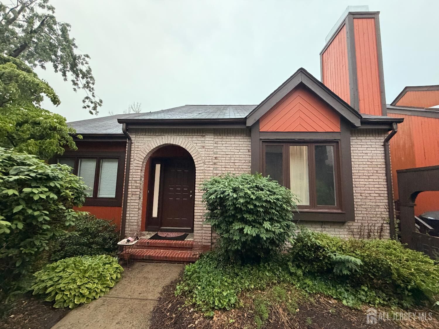 Property Photo:  100 E Riverbend Drive  NJ 08902 
