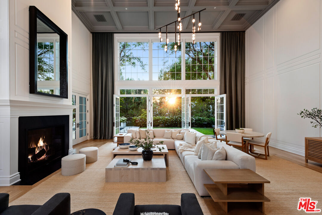 Property Photo: 491 N Tigertail Rd CA 90049