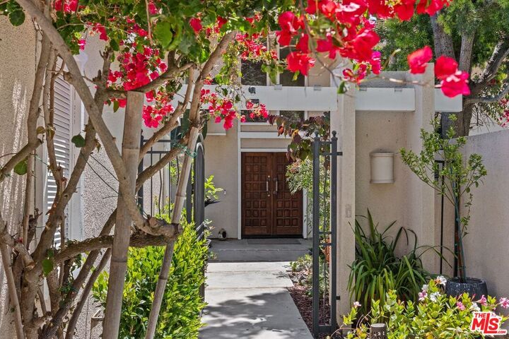 Property Photo:  2632 Claray Dr  CA 90077 