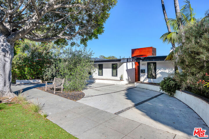 Property Photo: 1812 Navy St CA 90405