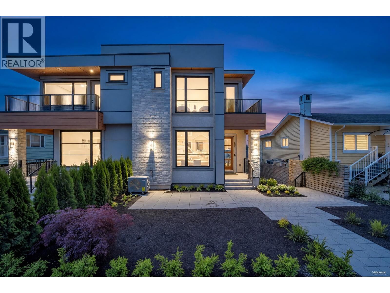 Property Photo:  946 Dansey Avenue  BC V3K 3G7 
