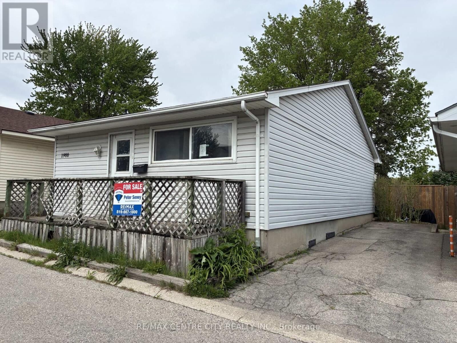 Property Photo:  1900 Culver Drive  ON N5V 3K6 