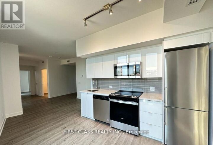Property Photo: 30 Tretti Way 921 ON M3H 0E3