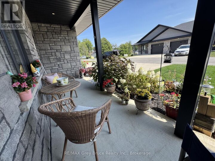 Property Photo:  4 Palmer Marie Lane  ON N0G 1L0 
