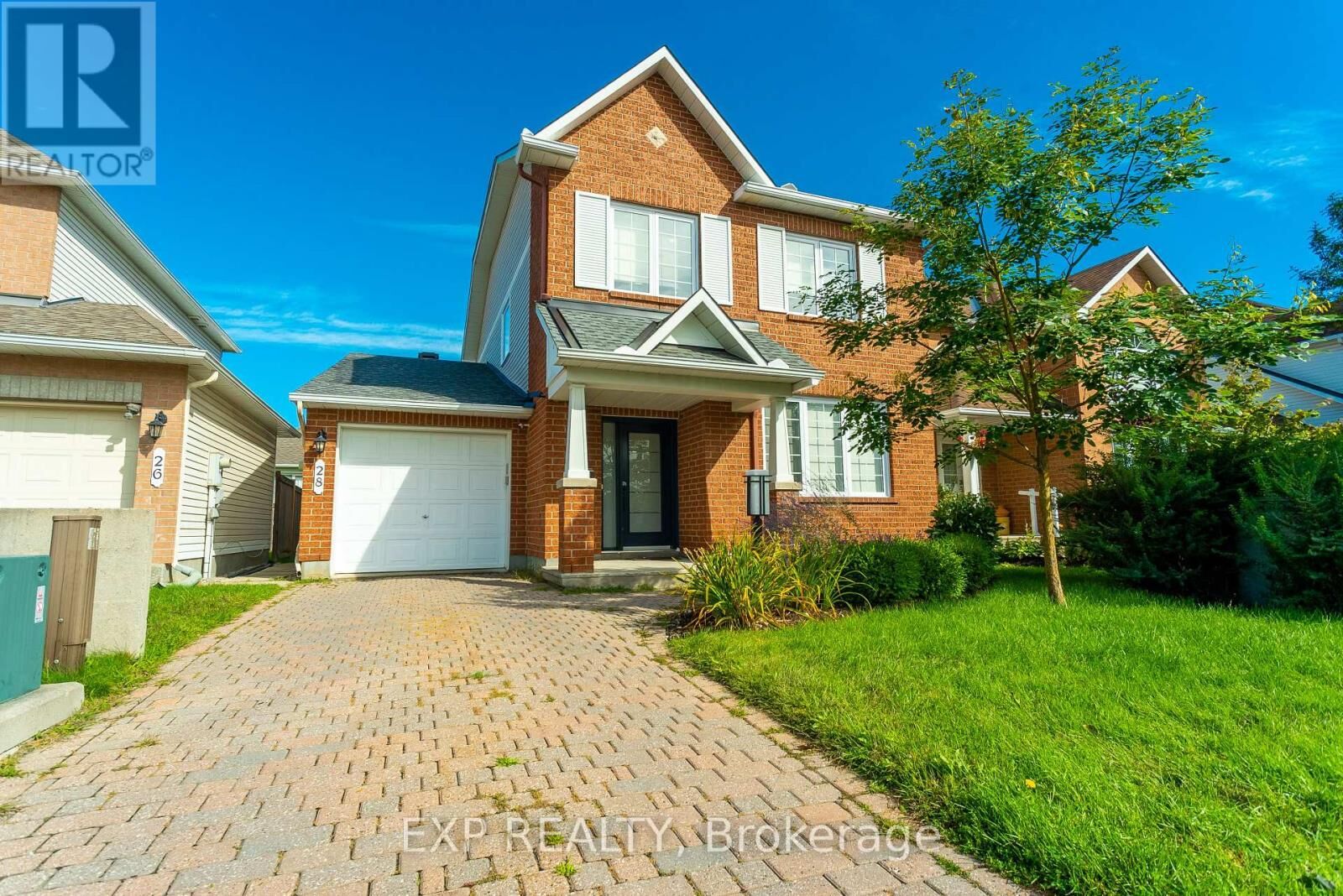 Property Photo:  28 Chartwell Avenue  ON K2G 6L6 