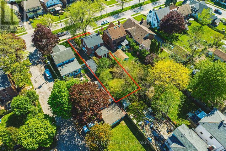 Property Photo: 5039 Valley Way ON L2E 1W8