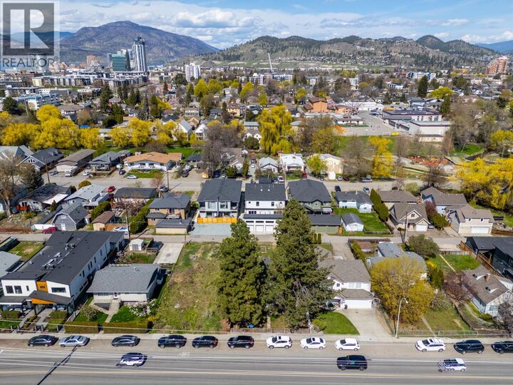 Property Photo:  790 Cadder Avenue  BC V1Y 5N6 