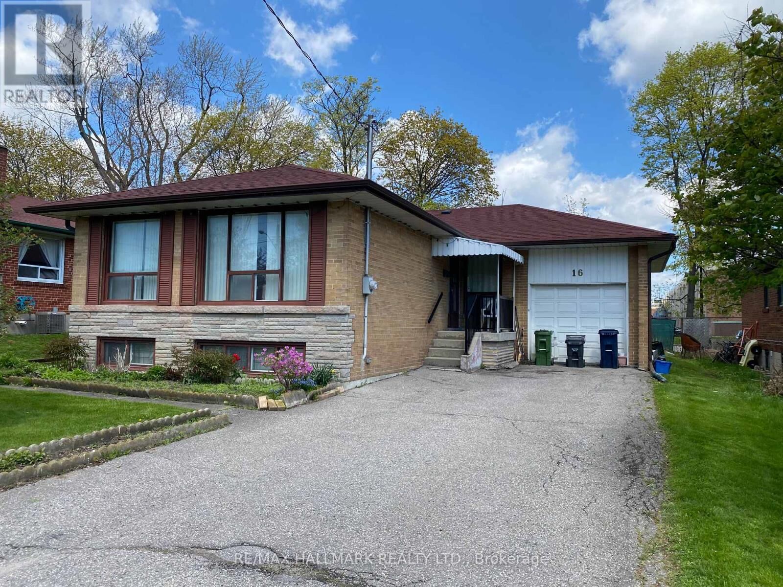 Property Photo:  16 Chrysler Crescent  ON M1R 2L8 