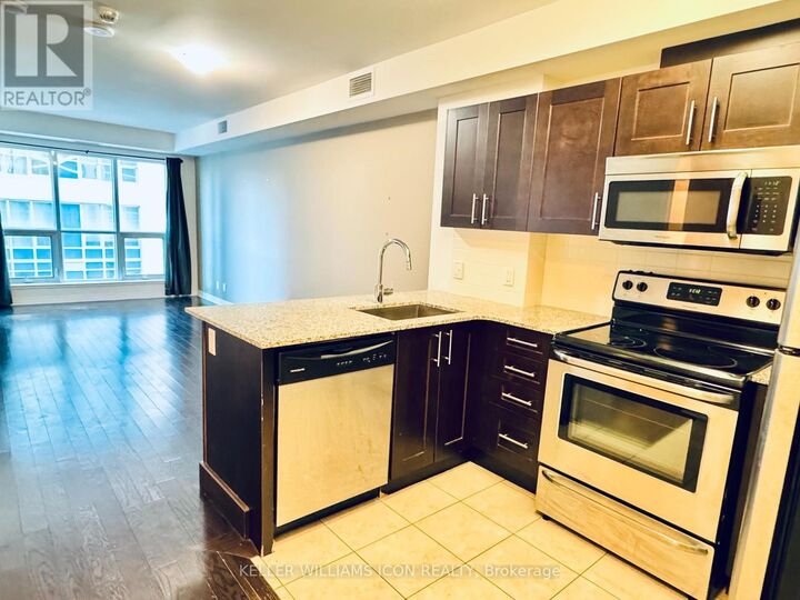 Property Photo:  242 Rideau Street 1106  ON K1N 0B7 