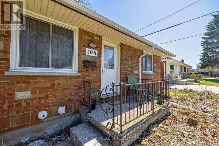Property Photo: 198 Arlington Crescent ON N5Z 3E1