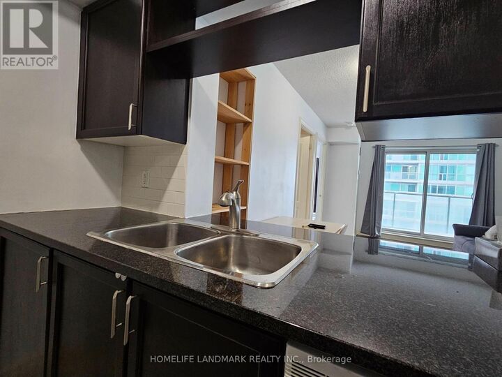 Property Photo:  70 Town Centre Court # 1705  ON M1P 4Y7 
