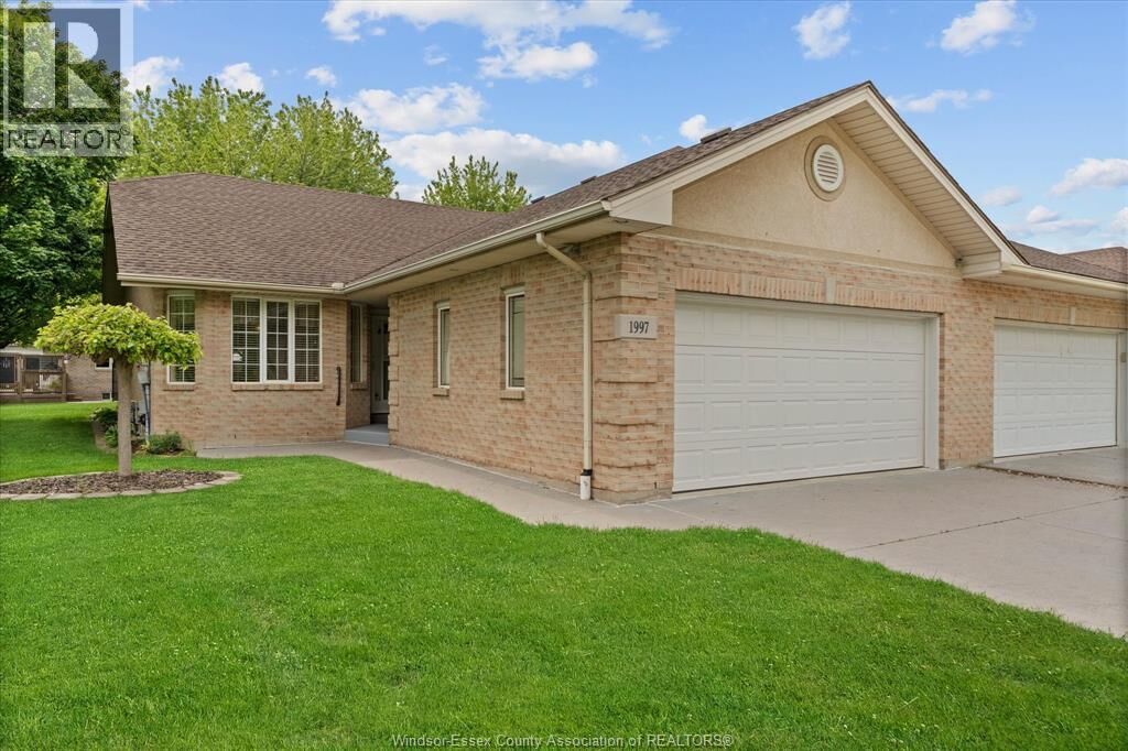 Property Photo:  1997 Blue Heron Drive  ON N8P 1P6 