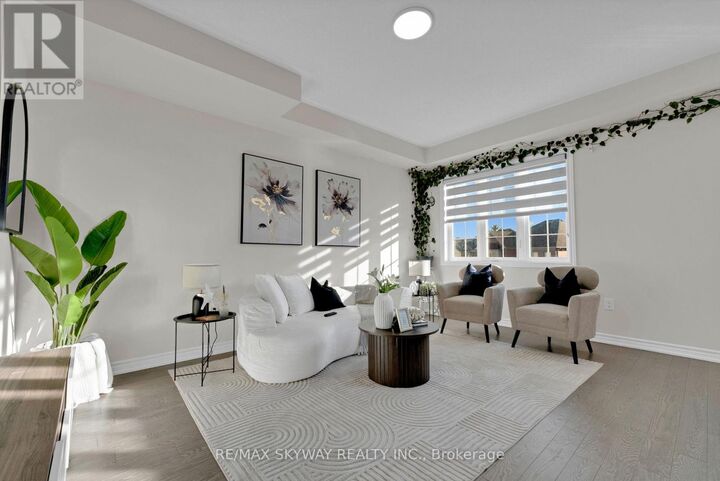 Property Photo: 21 Allegro Drive ON L6Y 5Y7
