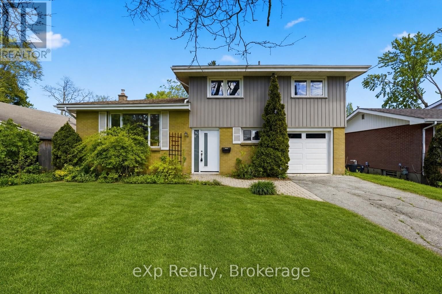 Property Photo: 19 Alfred Drive ON K8N 4M6
