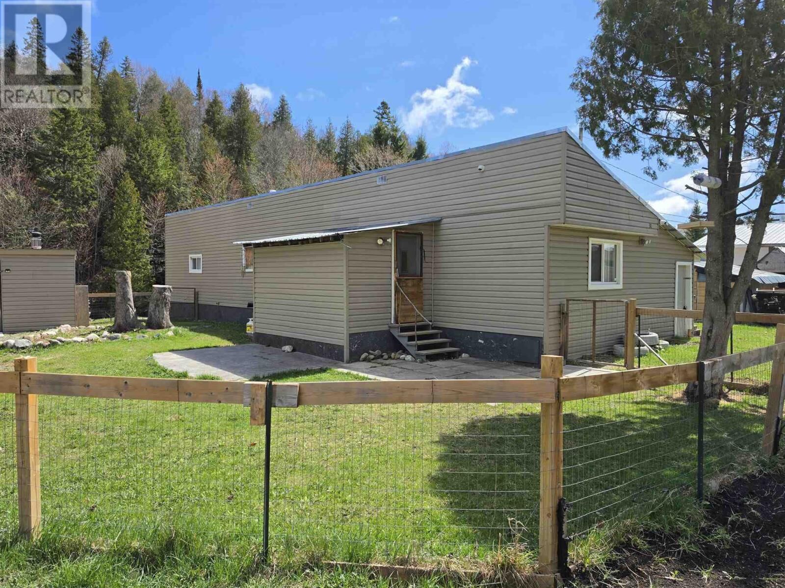 Property Photo:  38 Heidi Ct  ON P6A 5K7 