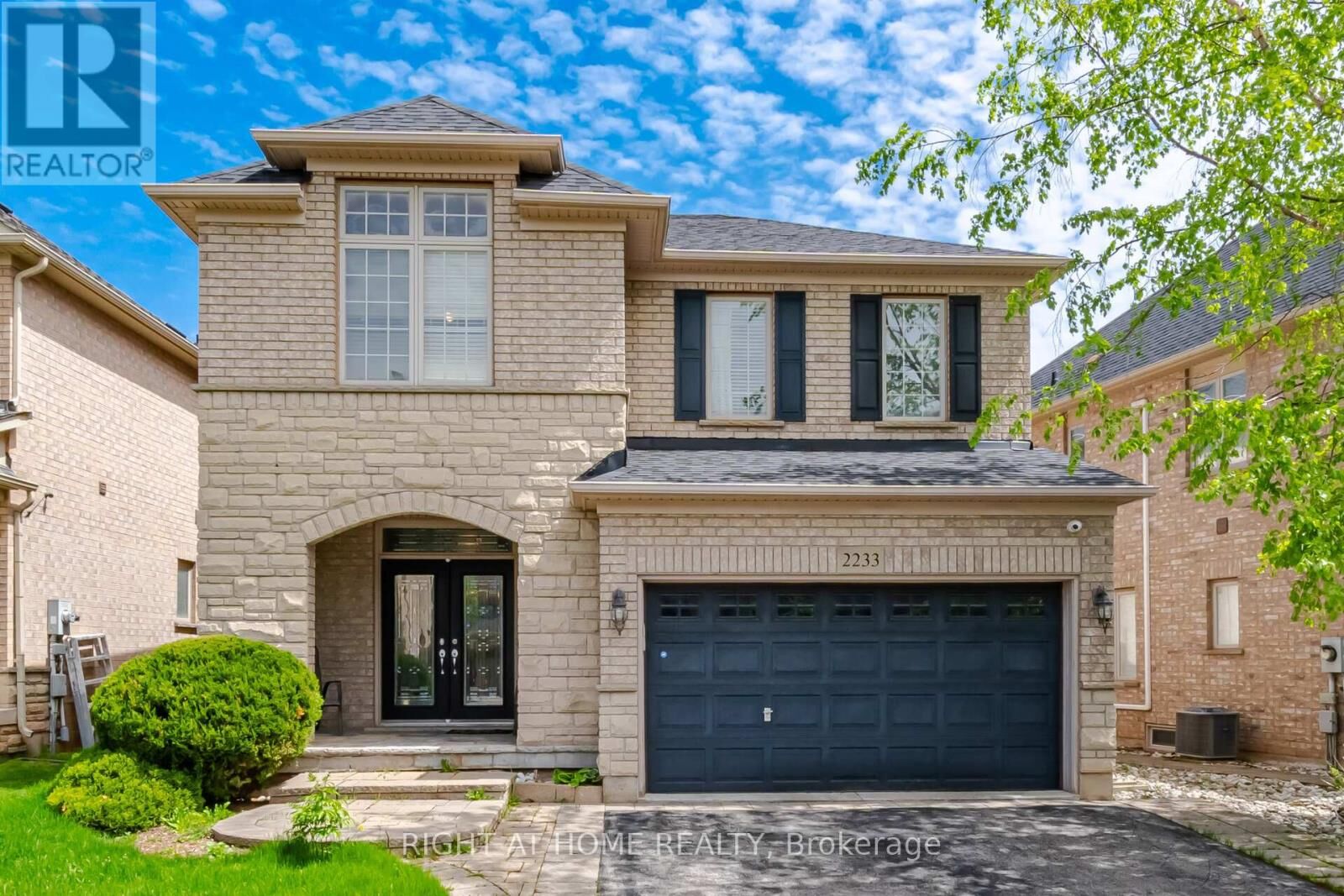 Property Photo:  2233 Littondale Lane  ON L6M 0B7 