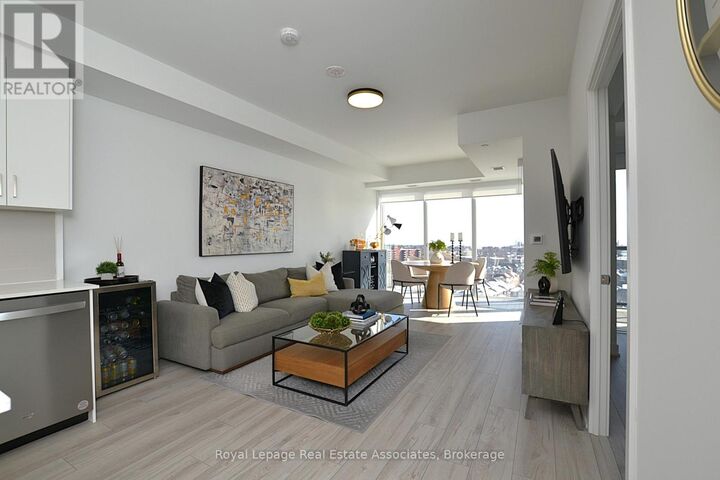 Property Photo:  1035 Southdown Road 1108  ON L5J 0A2 