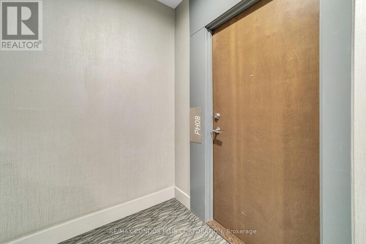 Property Photo: 2212 Lake Shore Boulevard West Ph08 ON M8V 0C2