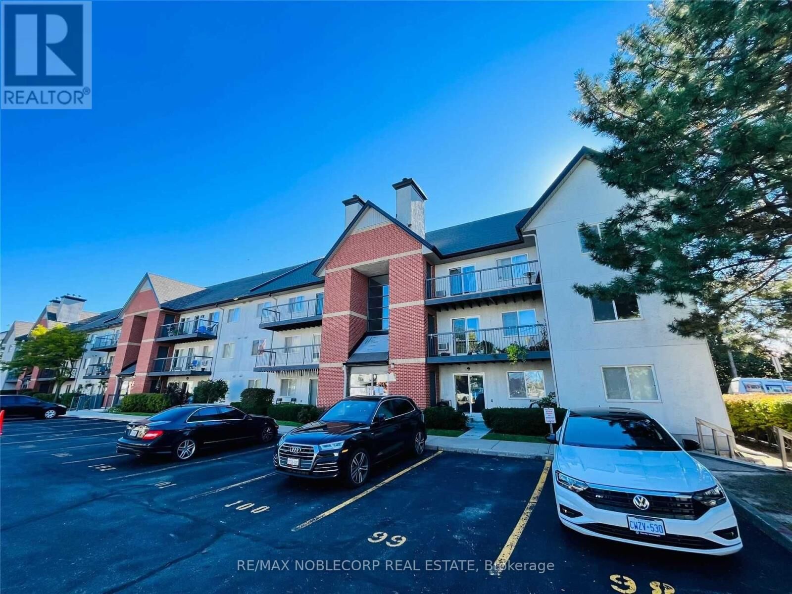 Property Photo:  1450 Glen Abbey Gate South 734  ON L6M 2V7 