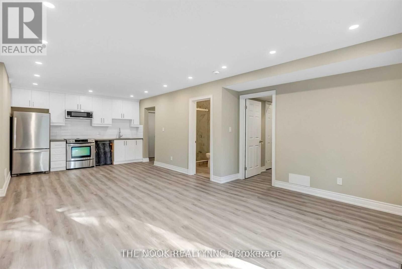 Property Photo:  138 Huntington Crescent  ON L1E 3C5 