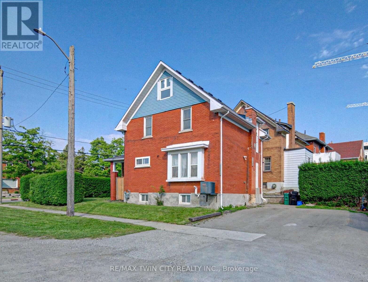 Property Photo: 281 Courtland Avenue North ON N2G 2V8