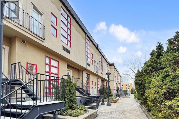 Property Photo: 21 Earl Street 314 ON M4Y 3C8