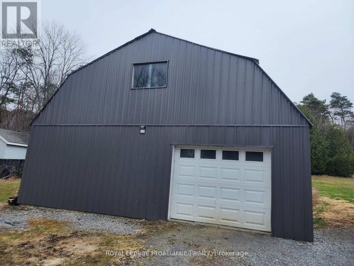 Property Photo:  2307 County Rd 3  ON K0K 1L0 