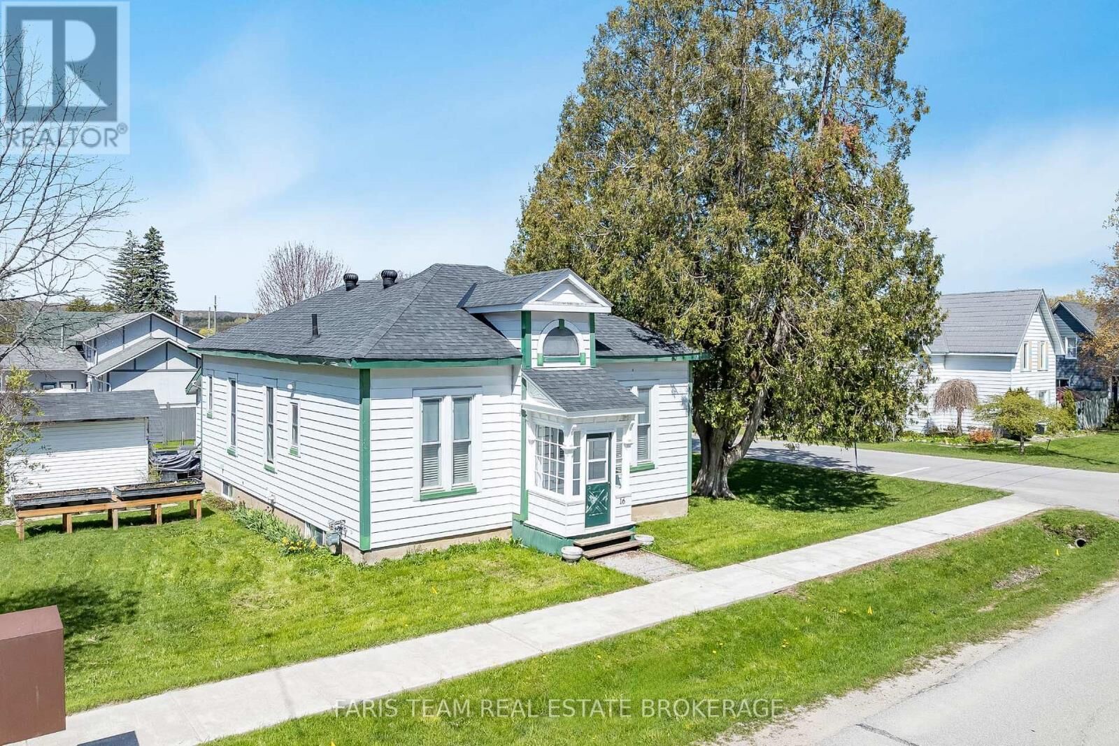 Property Photo: 16 Peel Street ON L9M 1A6