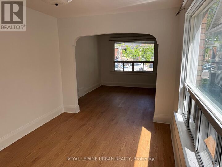 Property Photo:  405 Milverton Boulevard Upper  ON M4J 1W1 