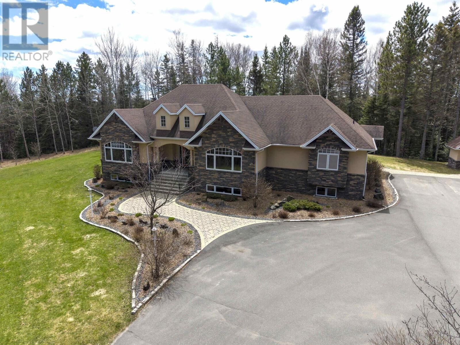 Property Photo:  791 Hilldale Rd  ON P7G 1Z9 