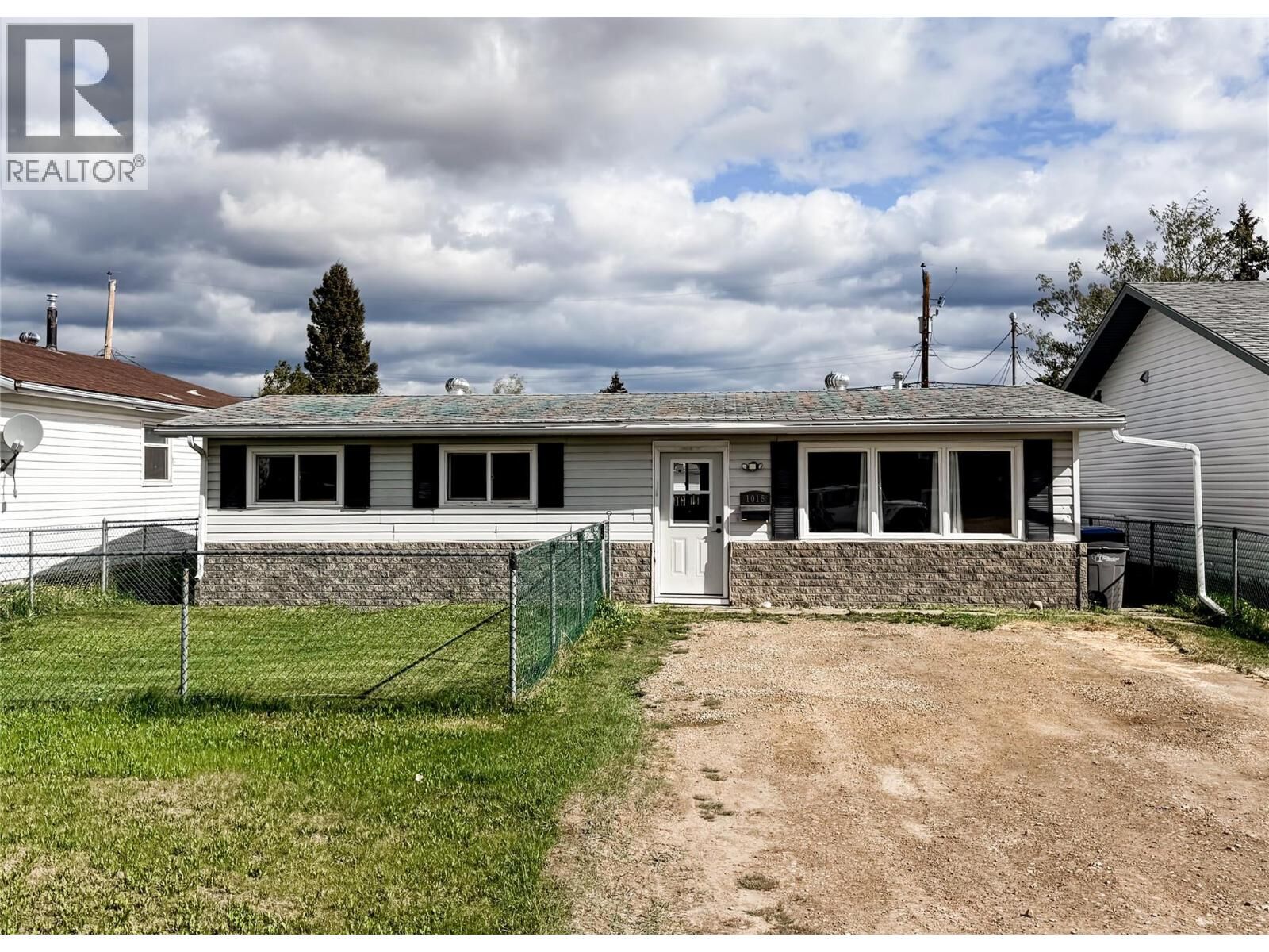 Property Photo: 1016 120 Avenue BC V1G 3J7