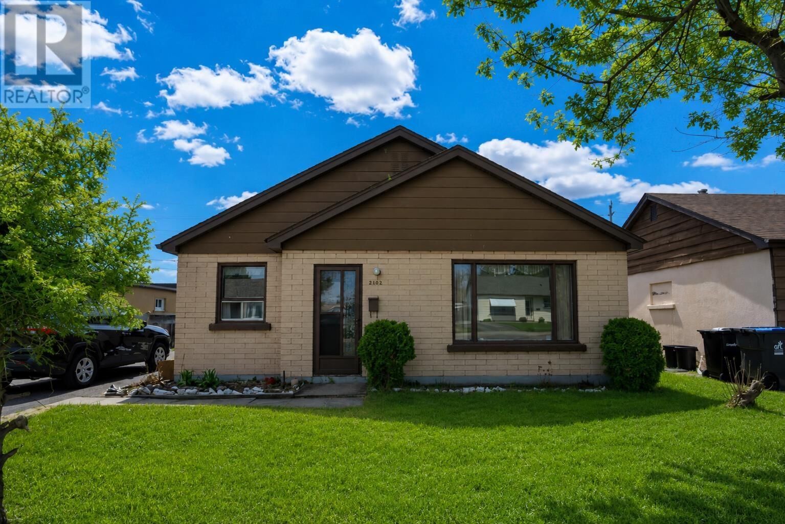 Property Photo: 2102 Begin St E ON P7E 5L5